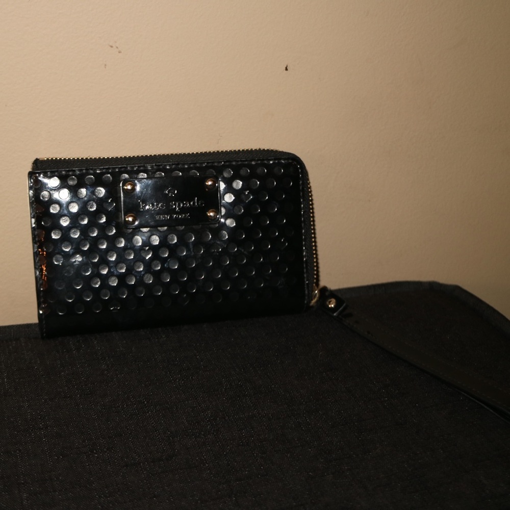 Kate Spade patent leather wristlet